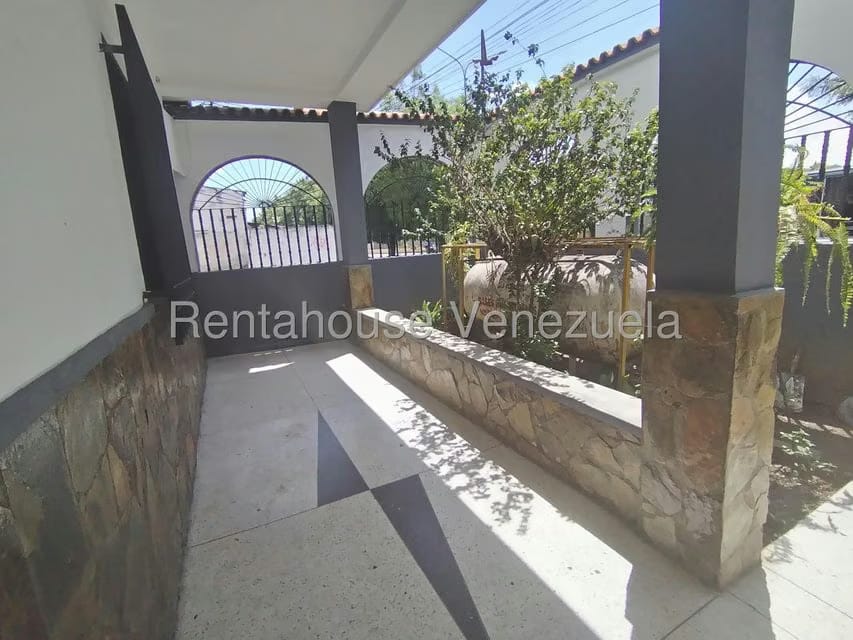 Casa (Duplex) en Venta en Zona Oeste, Lara - 4