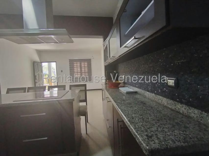 Casa (Duplex) en Venta en Zona Oeste, Lara - 31