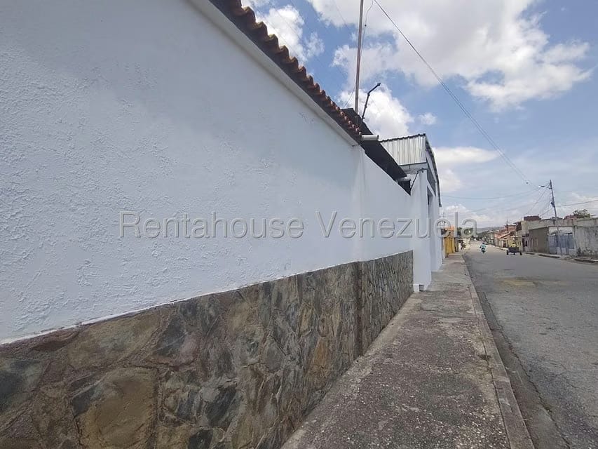 Casa (Duplex) en Venta en Zona Oeste, Lara - 50