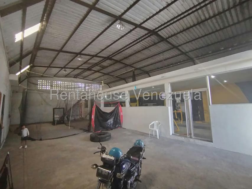 Casa (Duplex) en Venta en Zona Oeste, Lara - 61