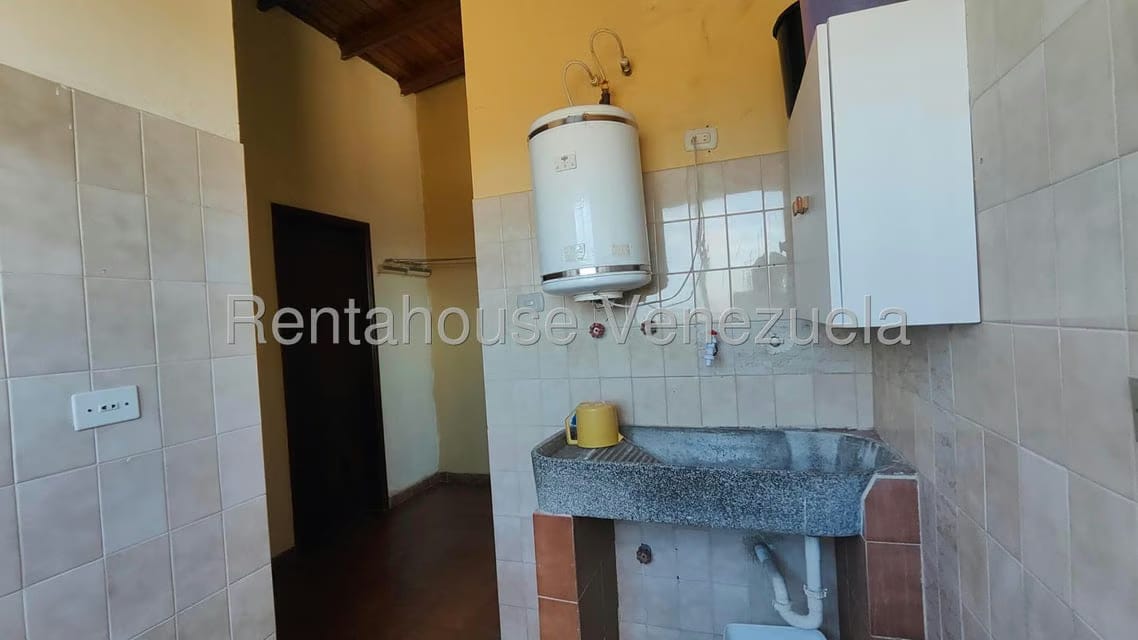 Apartamento (1 Nivel) en Alquiler en Santa Irene, Falcon - 27