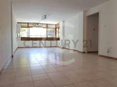 En Alquiler Apartamento en Residencias del Este - 2