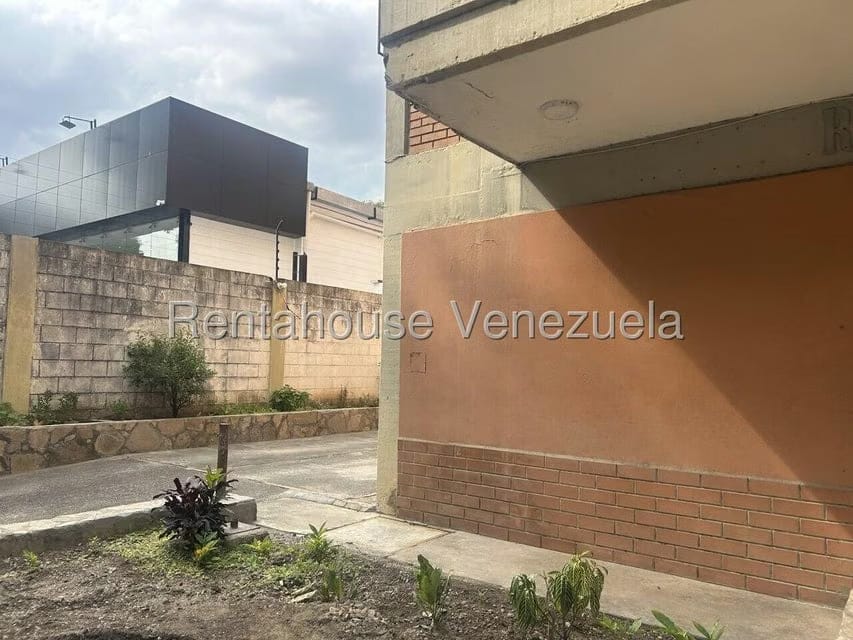 Apartamento (1 Nivel) en Alquiler en Zona Este, Lara - 5