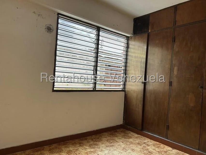 Apartamento (1 Nivel) en Alquiler en Zona Este, Lara - 9