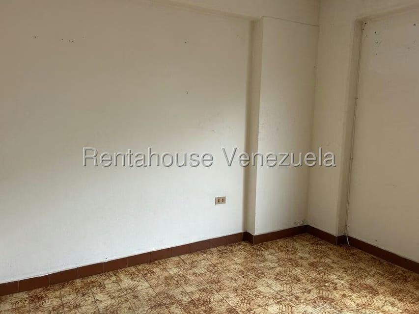 Apartamento (1 Nivel) en Alquiler en Zona Este, Lara - 10