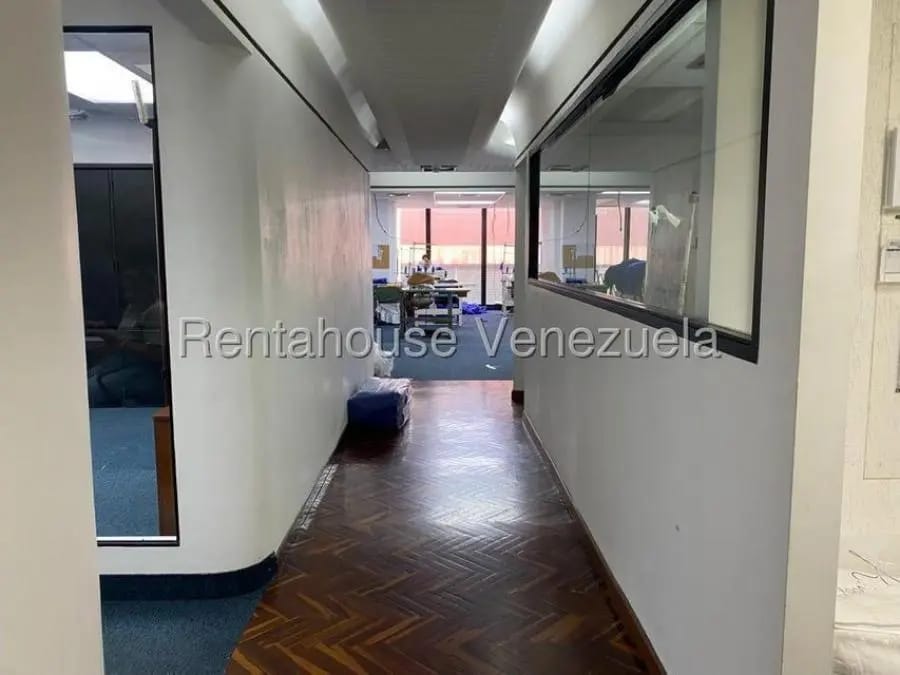 Oficina en Venta en Caracas - 6