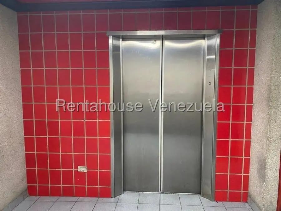 Oficina en Venta en Caracas - 9