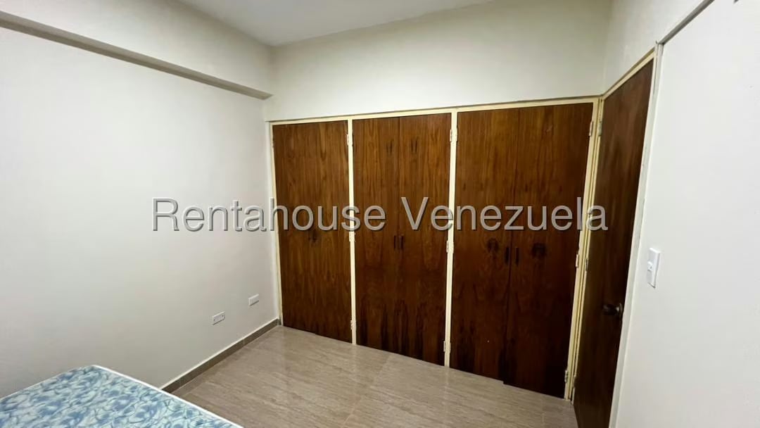 Apartamento (1 Nivel) en Alquiler en Colinas de Bello Monte, Distrito Metropolitano - 12