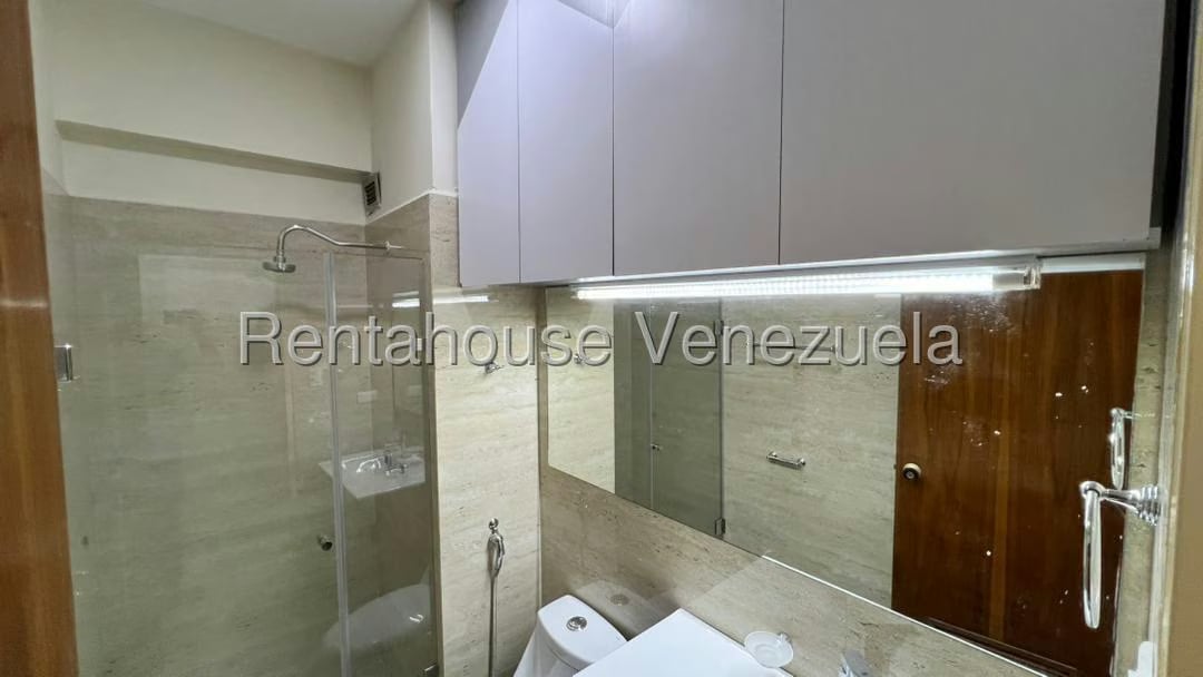 Apartamento (1 Nivel) en Alquiler en Colinas de Bello Monte, Distrito Metropolitano - 15