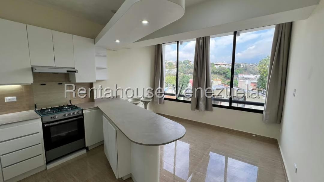 Apartamento (1 Nivel) en Alquiler en Colinas de Bello Monte, Distrito Metropolitano - 3