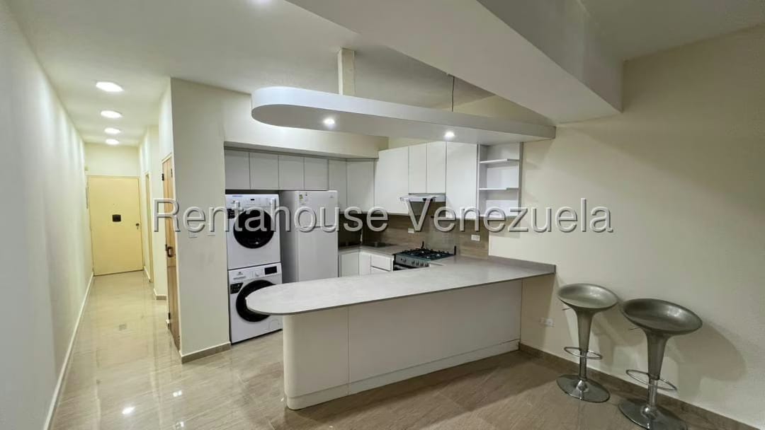 Apartamento (1 Nivel) en Alquiler en Colinas de Bello Monte, Distrito Metropolitano - 5
