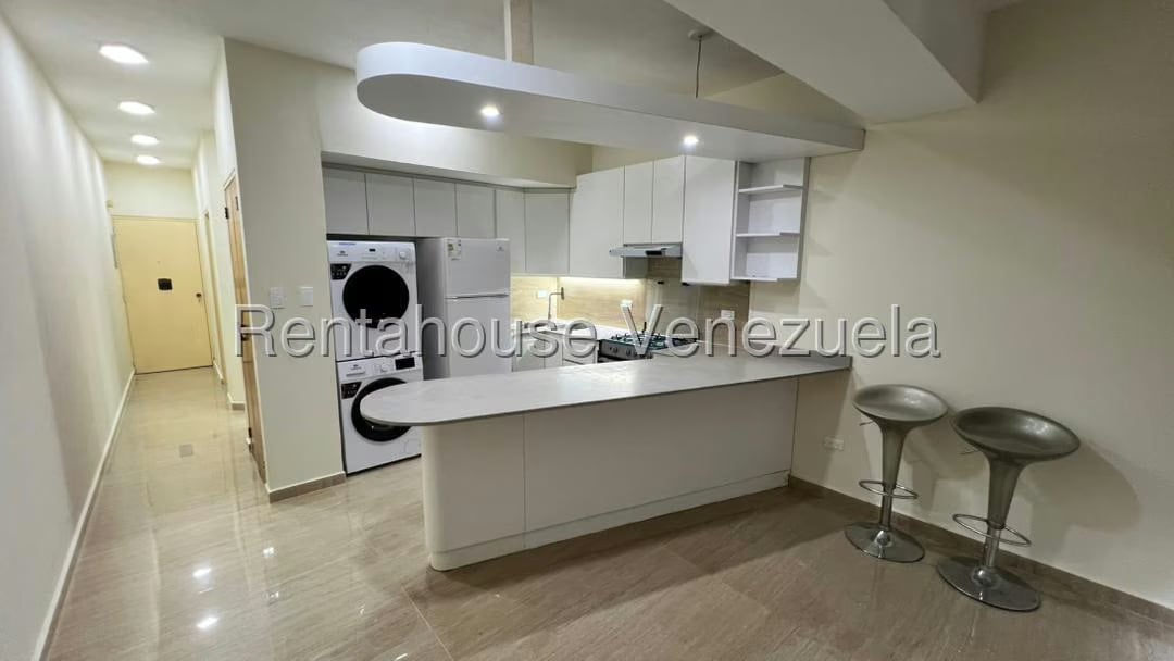 Apartamento (1 Nivel) en Alquiler en Colinas de Bello Monte, Distrito Metropolitano - 6