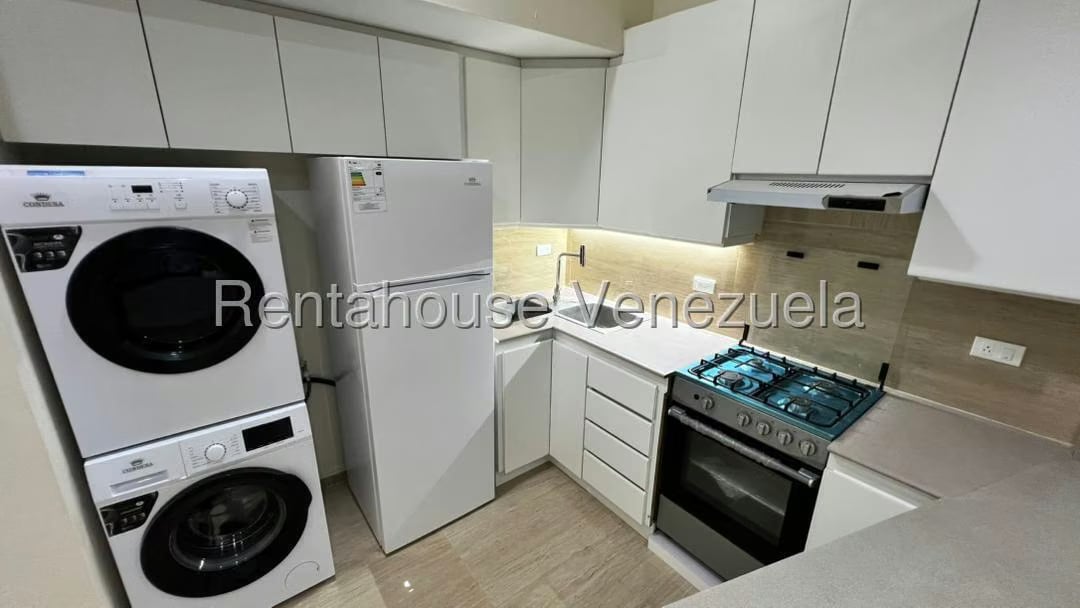 Apartamento (1 Nivel) en Alquiler en Colinas de Bello Monte, Distrito Metropolitano - 9