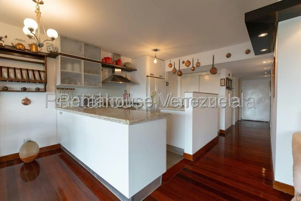 Apartamento (1 Nivel) en Alquiler en Colinas de Bello Monte, Distrito Metropolitano - 12