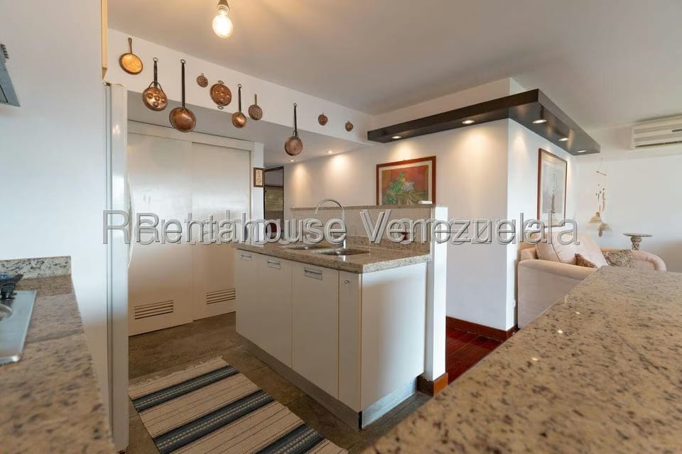 Apartamento (1 Nivel) en Alquiler en Colinas de Bello Monte, Distrito Metropolitano - 13