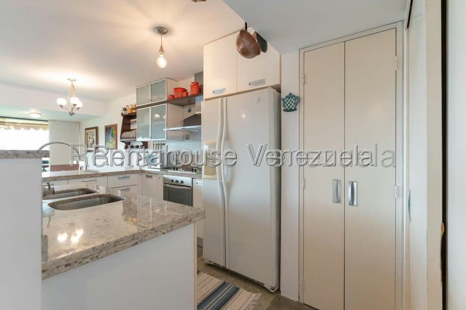 Apartamento (1 Nivel) en Alquiler en Colinas de Bello Monte, Distrito Metropolitano - 15
