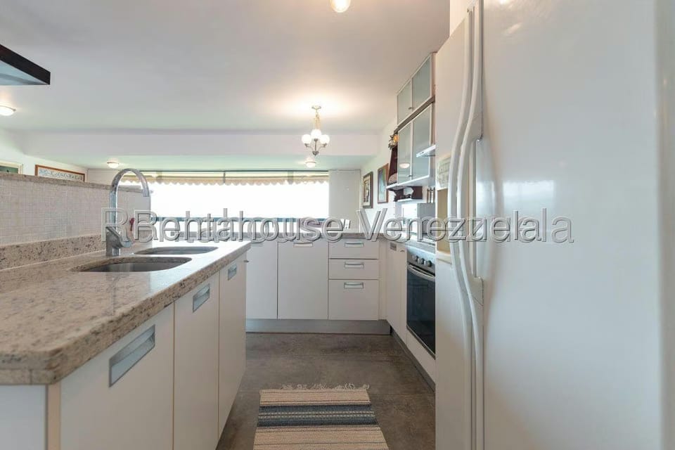 Apartamento (1 Nivel) en Alquiler en Colinas de Bello Monte, Distrito Metropolitano - 17