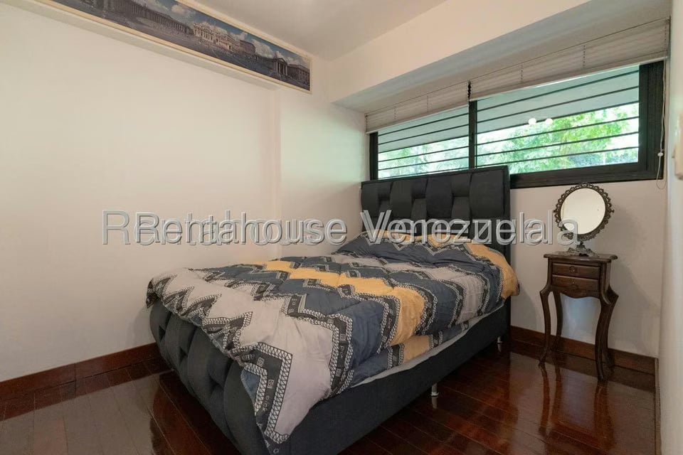 Apartamento (1 Nivel) en Alquiler en Colinas de Bello Monte, Distrito Metropolitano - 22