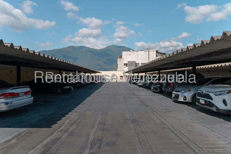 Apartamento (1 Nivel) en Alquiler en Colinas de Bello Monte, Distrito Metropolitano - 29