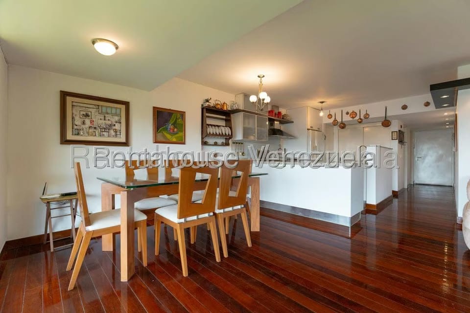 Apartamento (1 Nivel) en Alquiler en Colinas de Bello Monte, Distrito Metropolitano - 10