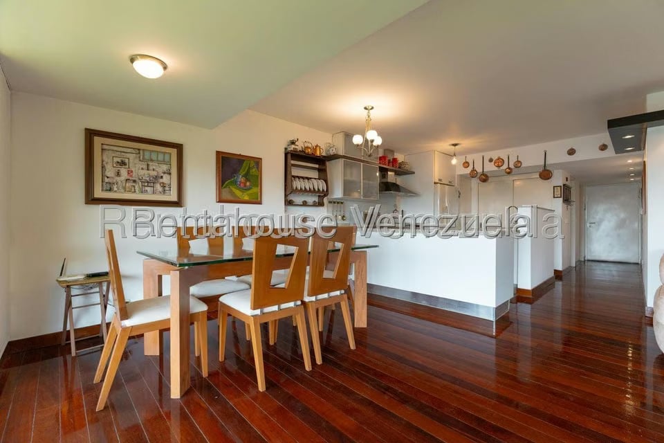Apartamento (1 Nivel) en Alquiler en Colinas de Bello Monte, Distrito Metropolitano - 10