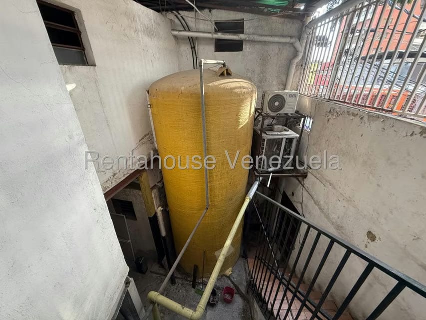 Comercial (Local Comercial) en Venta en Los Dos Caminos, Distrito Metropolitano - 11