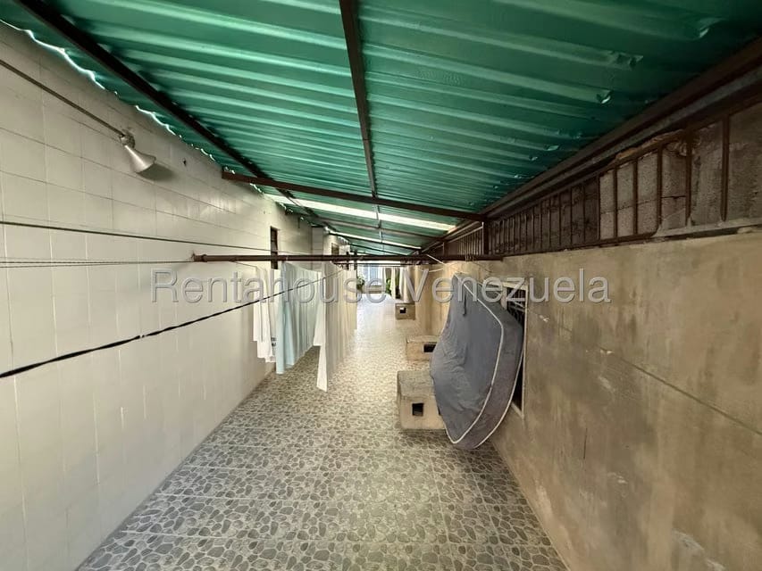 Comercial (Local Comercial) en Venta en Los Dos Caminos, Distrito Metropolitano - 12