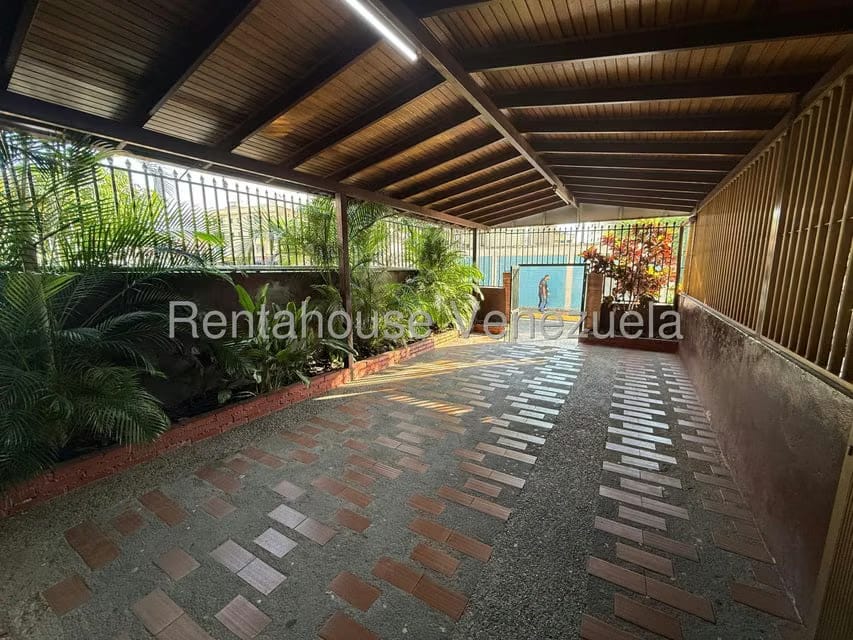 Comercial (Local Comercial) en Venta en Los Dos Caminos, Distrito Metropolitano - 13