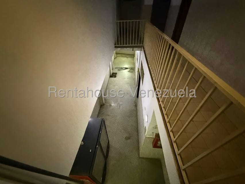 Comercial (Local Comercial) en Venta en Los Dos Caminos, Distrito Metropolitano - 5