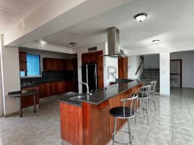 Apartamento en el Conjunto Residencial Kathyuska, Avenida bolívar Lechería