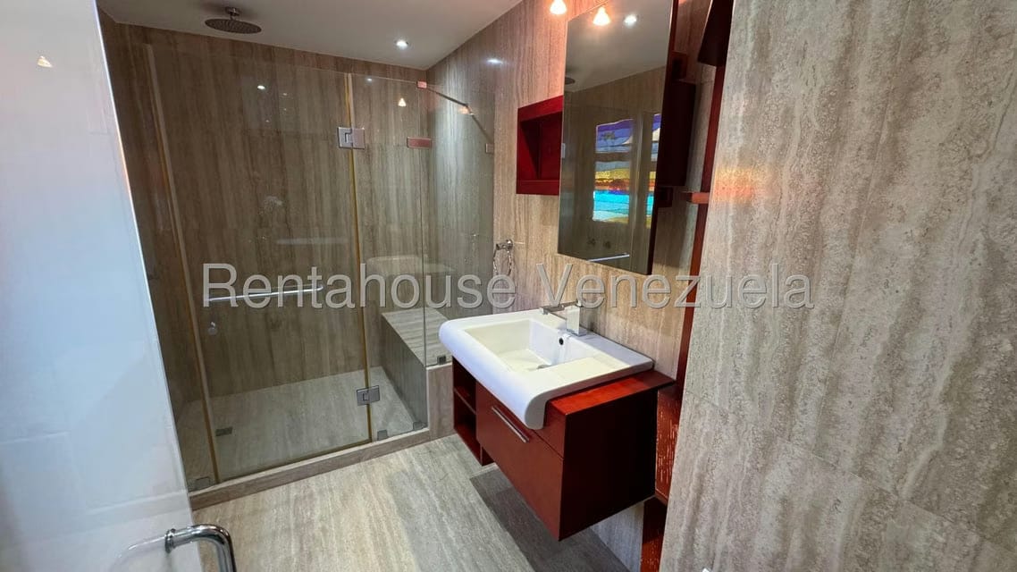 Apartamento (1 Nivel) en Venta en Los Chorros, Distrito Metropolitano - 19