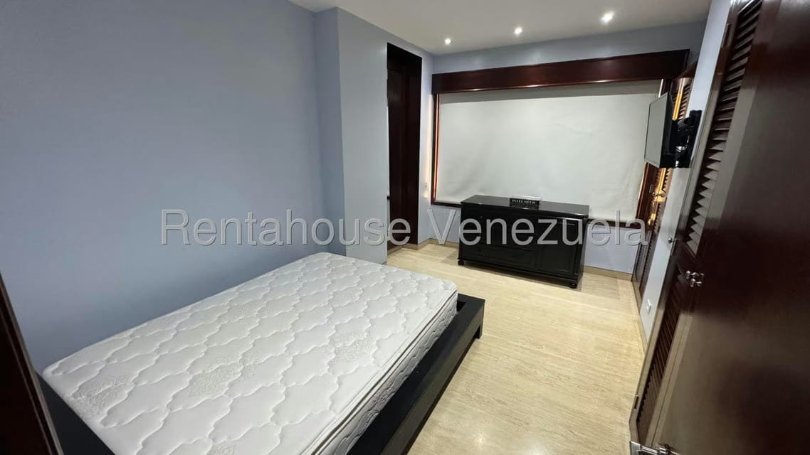 Apartamento (1 Nivel) en Venta en Los Chorros, Distrito Metropolitano - 25