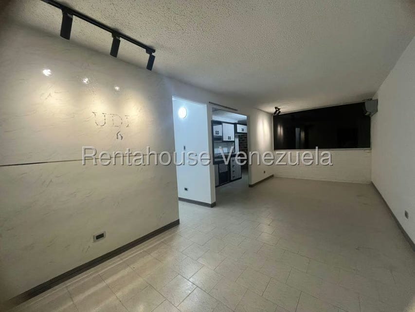 Apartamento (1 Nivel) en Alquiler en Nueva Casarapa, Miranda - 2