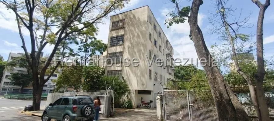 Apartamento en Alquiler en el bosque Caracas - 2