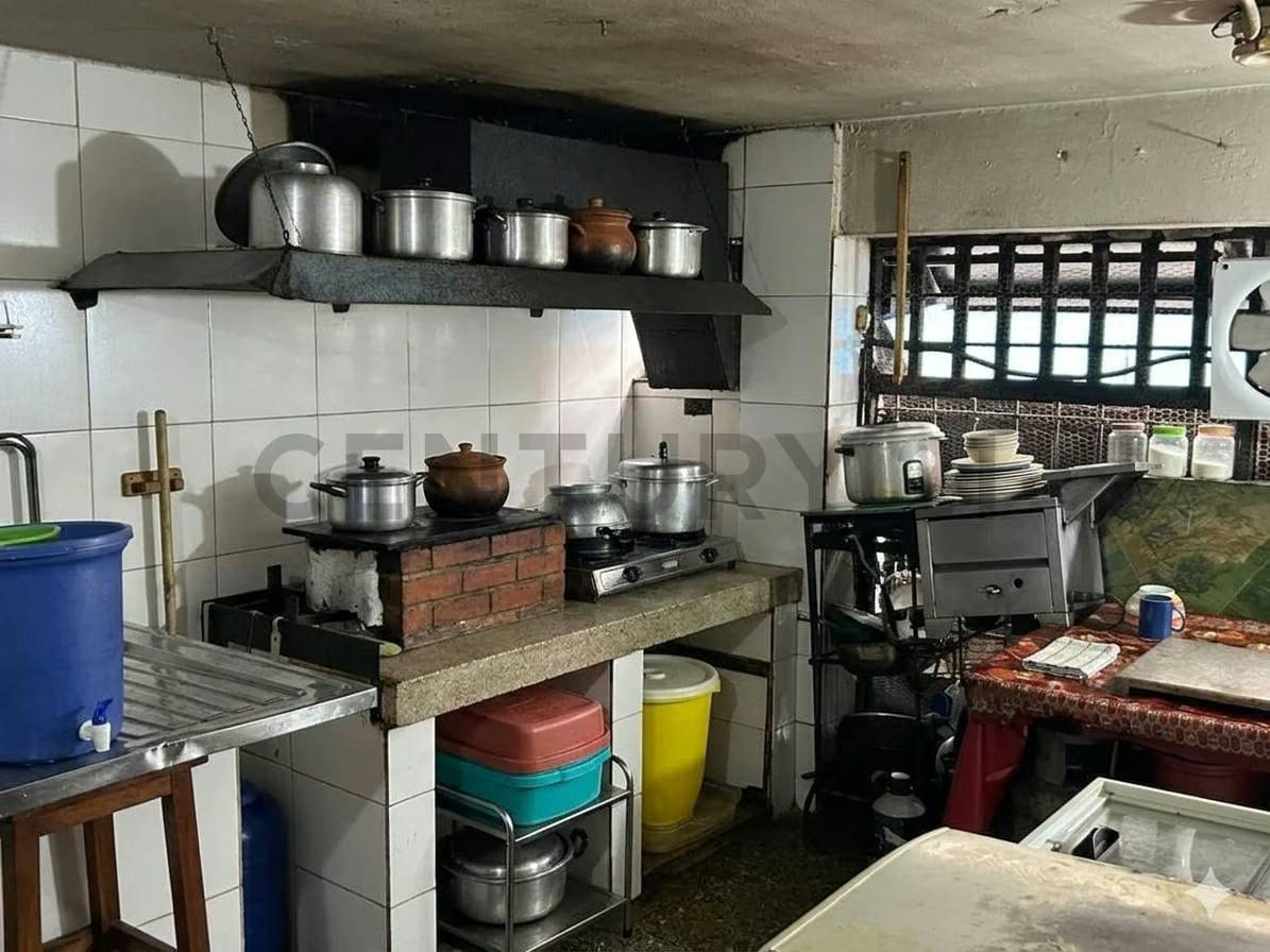 Venta De Fondo De Comercio En La Av. Fuerzas Armadas - 3