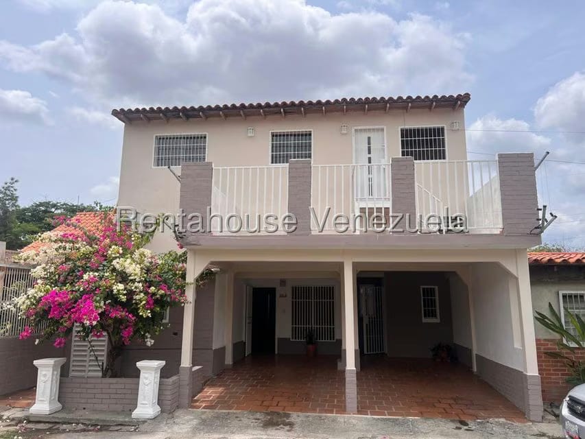 Casa (Duplex) en Venta en El Recreo, Lara