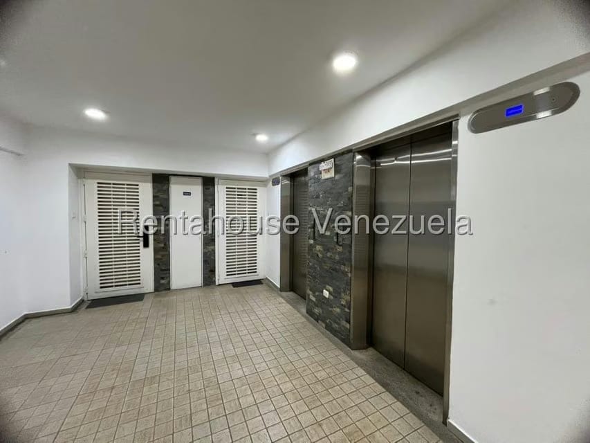 Apartamento (1 Nivel) en Alquiler en Baruta, Distrito Metropolitano - 2