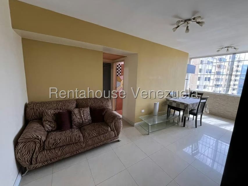 Apartamento (1 Nivel) en Alquiler en Baruta, Distrito Metropolitano - 3