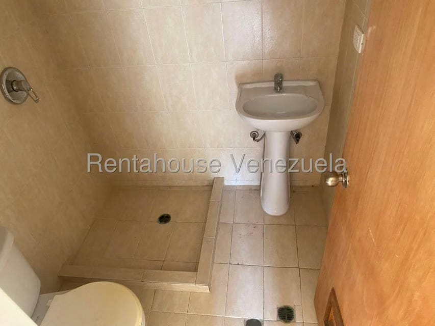 Apartamento (1 Nivel) en Venta en El Rincon, Carabobo - 16