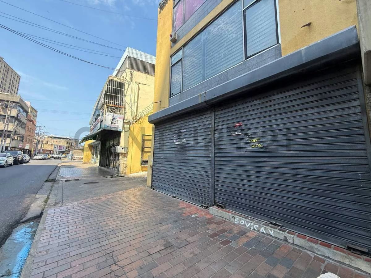 Local en venta en el Puerto La Cruz Centro Comercial Maneiro de Puerto la Cruz - 3