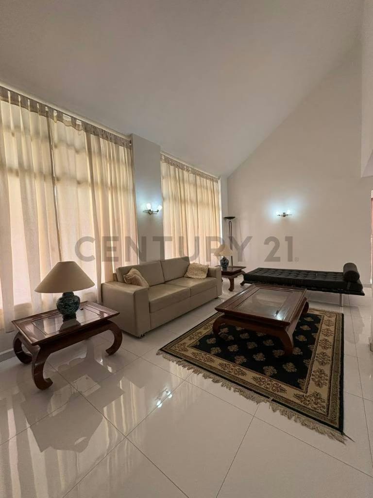 Casa en alquiler en el exclusivo Conjunto Residencia La Guarimba, Lechería - 3