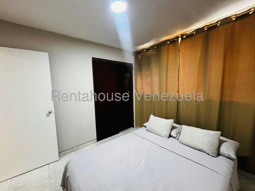 Apartamento (1 Nivel) en Alquiler en Centro, Lara - 15
