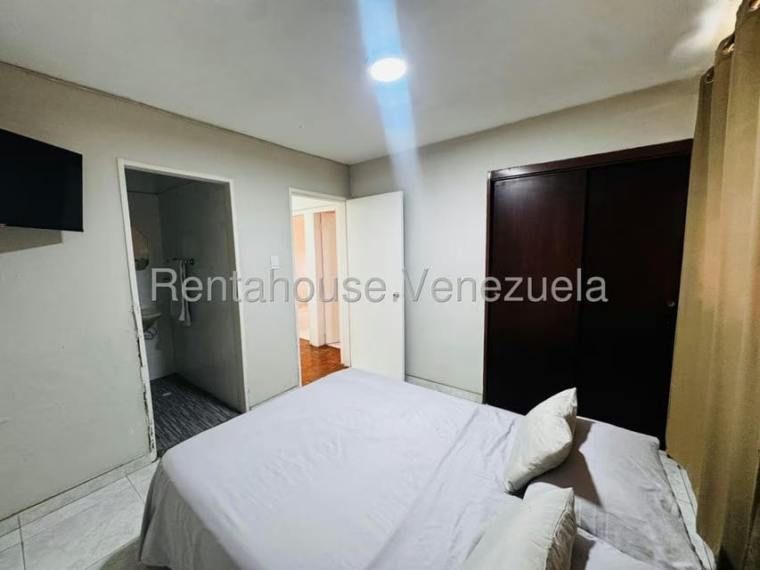 Apartamento (1 Nivel) en Alquiler en Centro, Lara - 16