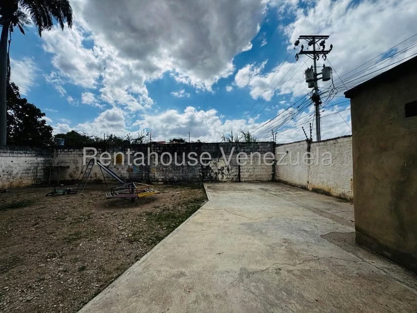 Apartamento (1 Nivel) en Alquiler en Centro, Lara - 22