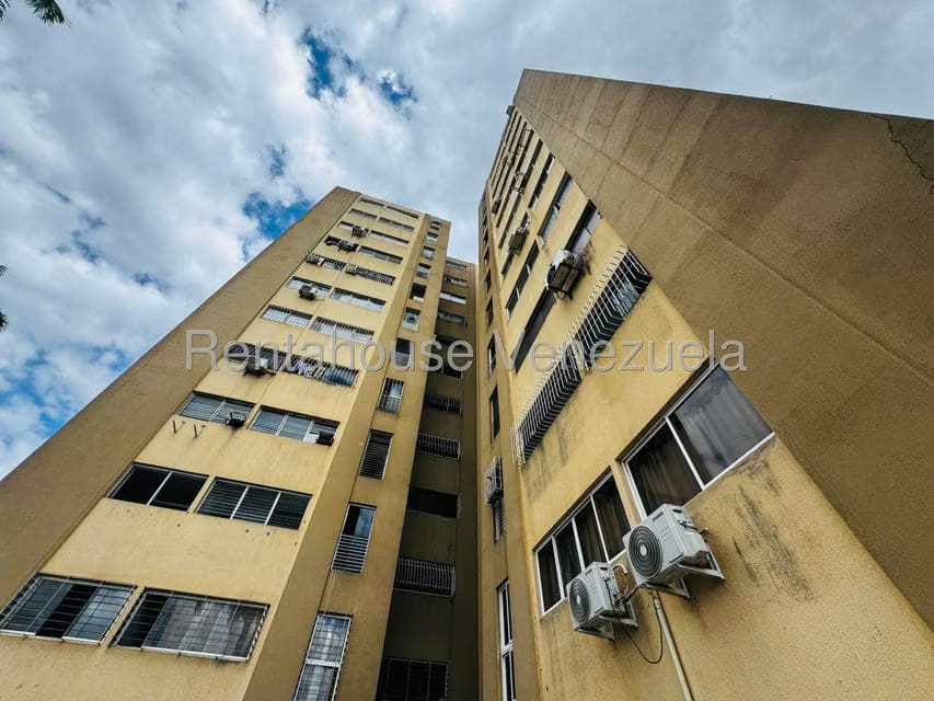 Apartamento (1 Nivel) en Alquiler en Centro, Lara - 23