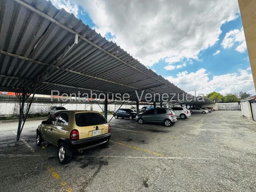 Apartamento (1 Nivel) en Alquiler en Centro, Lara - 24