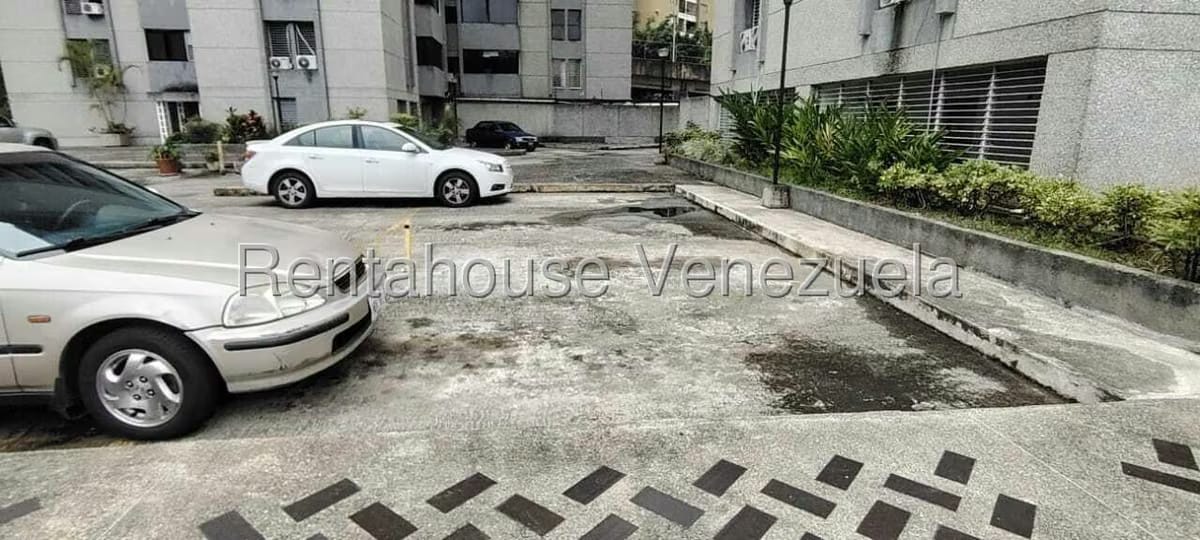 Apartamento (1 Nivel) en Alquiler en La Boyera, Distrito Metropolitano - 33