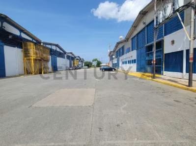 Venta de Galpón en CC Las Garcitas - 4