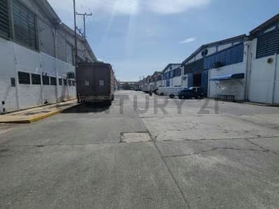 Venta de Galpón en CC Las Garcitas - 5