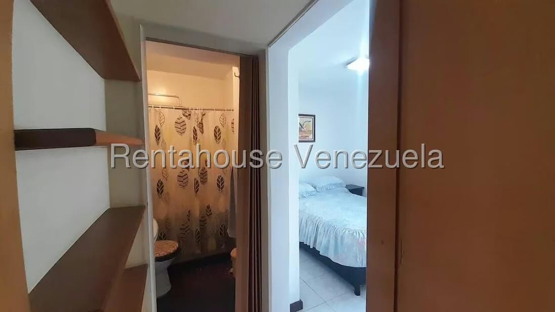 Apartamento (1 Nivel) en Alquiler en La Urbina, Distrito Metropolitano - 12